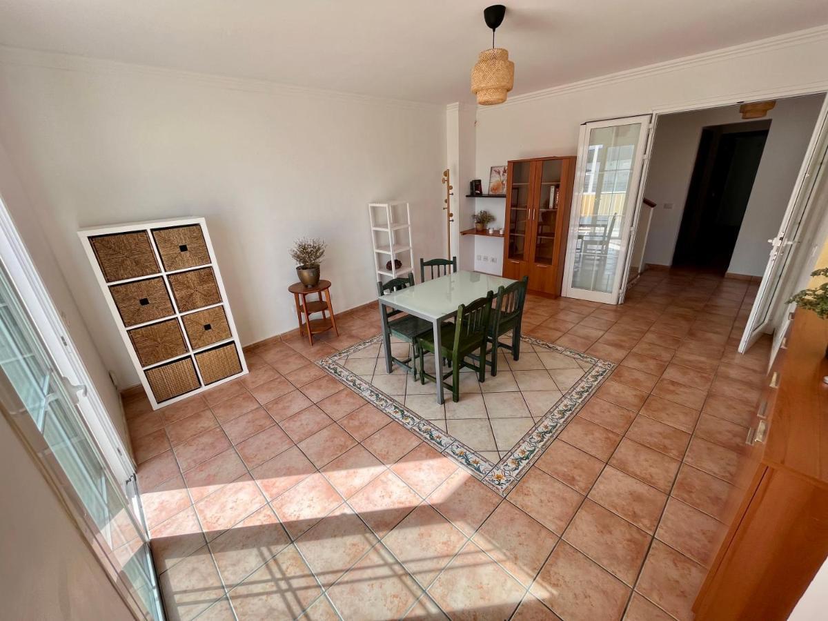 Integral 5 Coliving Bed & Breakfast El Médano Екстериор снимка